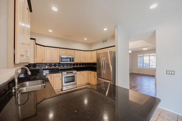 $3,495 | 873 West Tremaine Avenue, Gilbert, AZ 85233