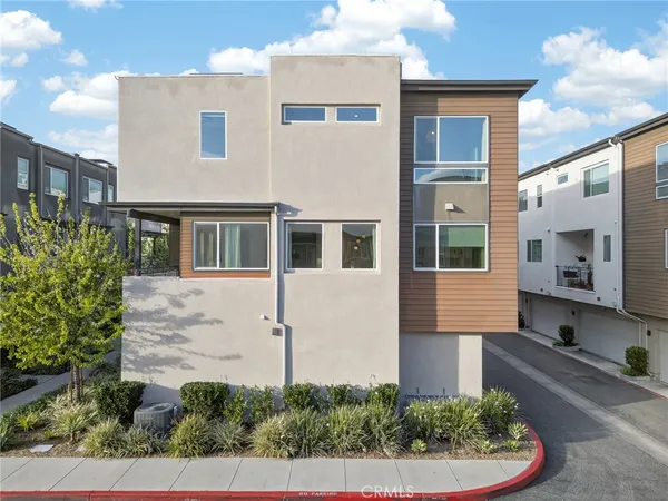 $4,100 | 8405 North Fusion Way, Northridge, CA 91325