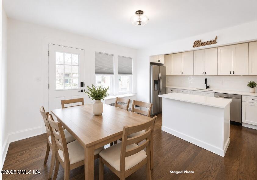 staged photo Kitchen