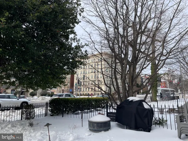 a car parked in front of a building