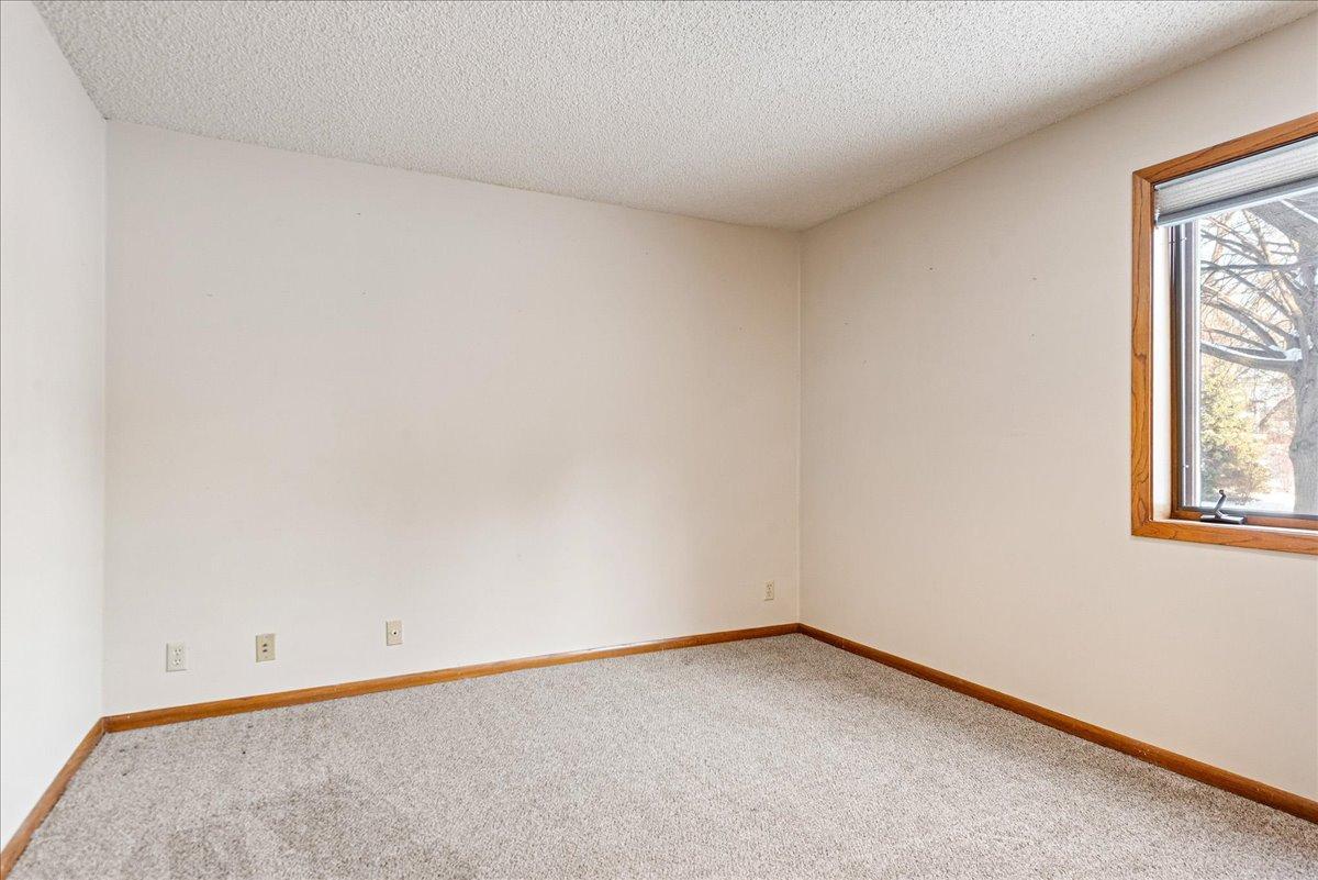 4035 Victoria Street North, Unit 110 Shoreview, MN 55126 - Photo 16 of 25