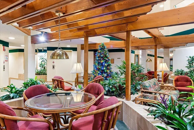 $179,900 | 4035 Victoria Street North, Unit 110, Shoreview, MN 55126