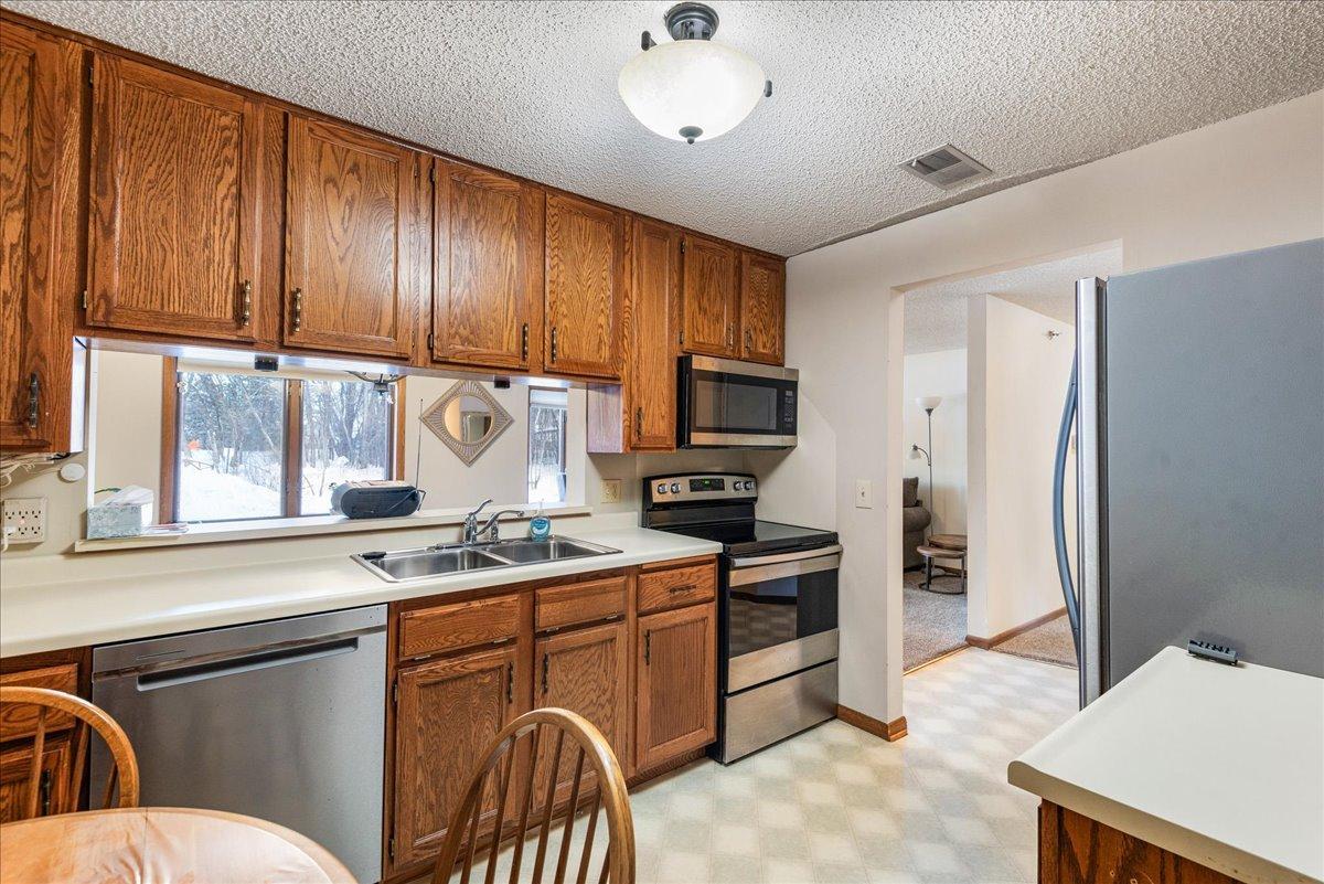 4035 Victoria Street North, Unit 110 Shoreview, MN 55126 - Photo 5 of 25