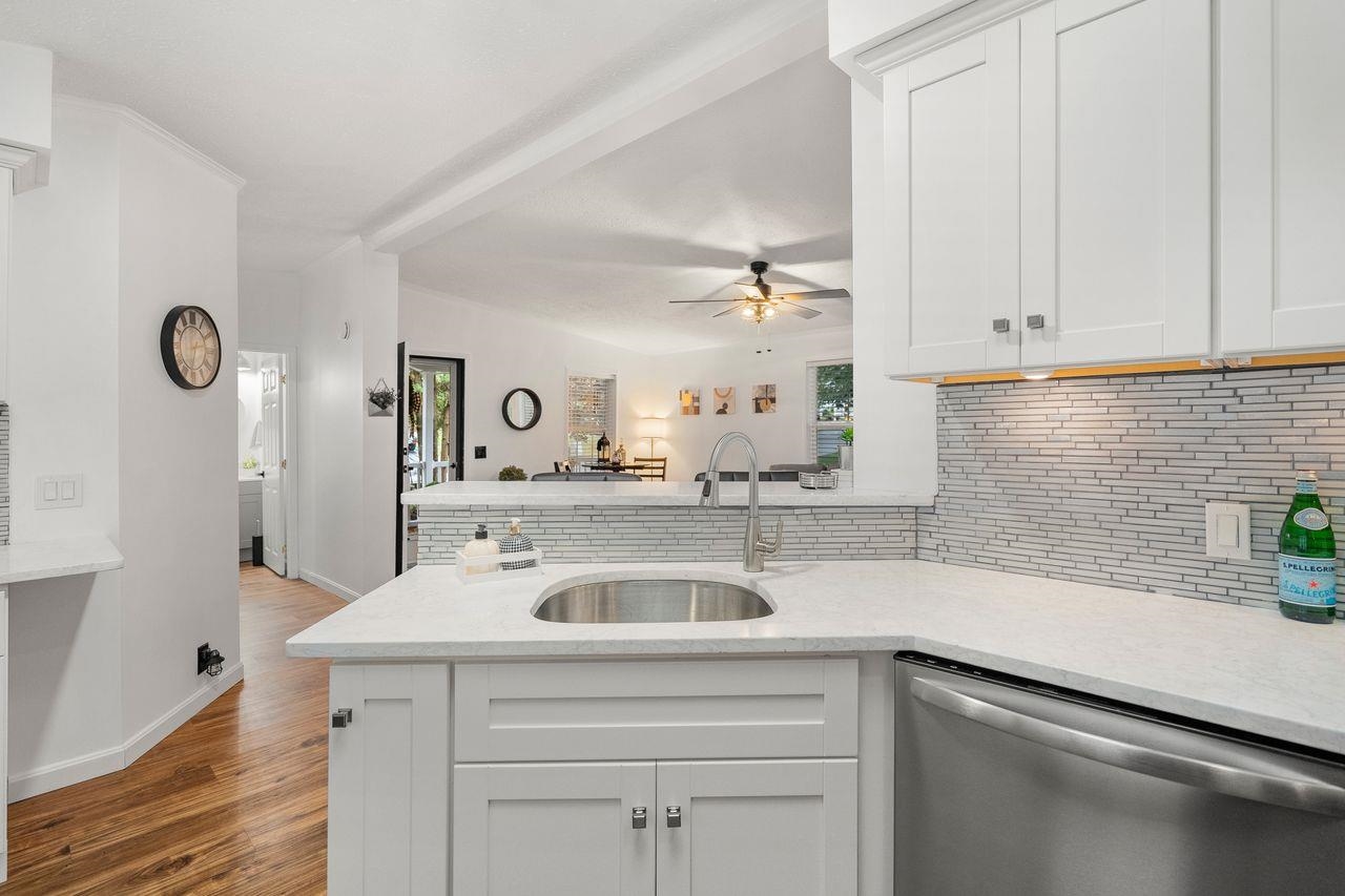 23 Victorian Way Manchester, NH 03104 - Photo 11 of 40 Gallery Image 11