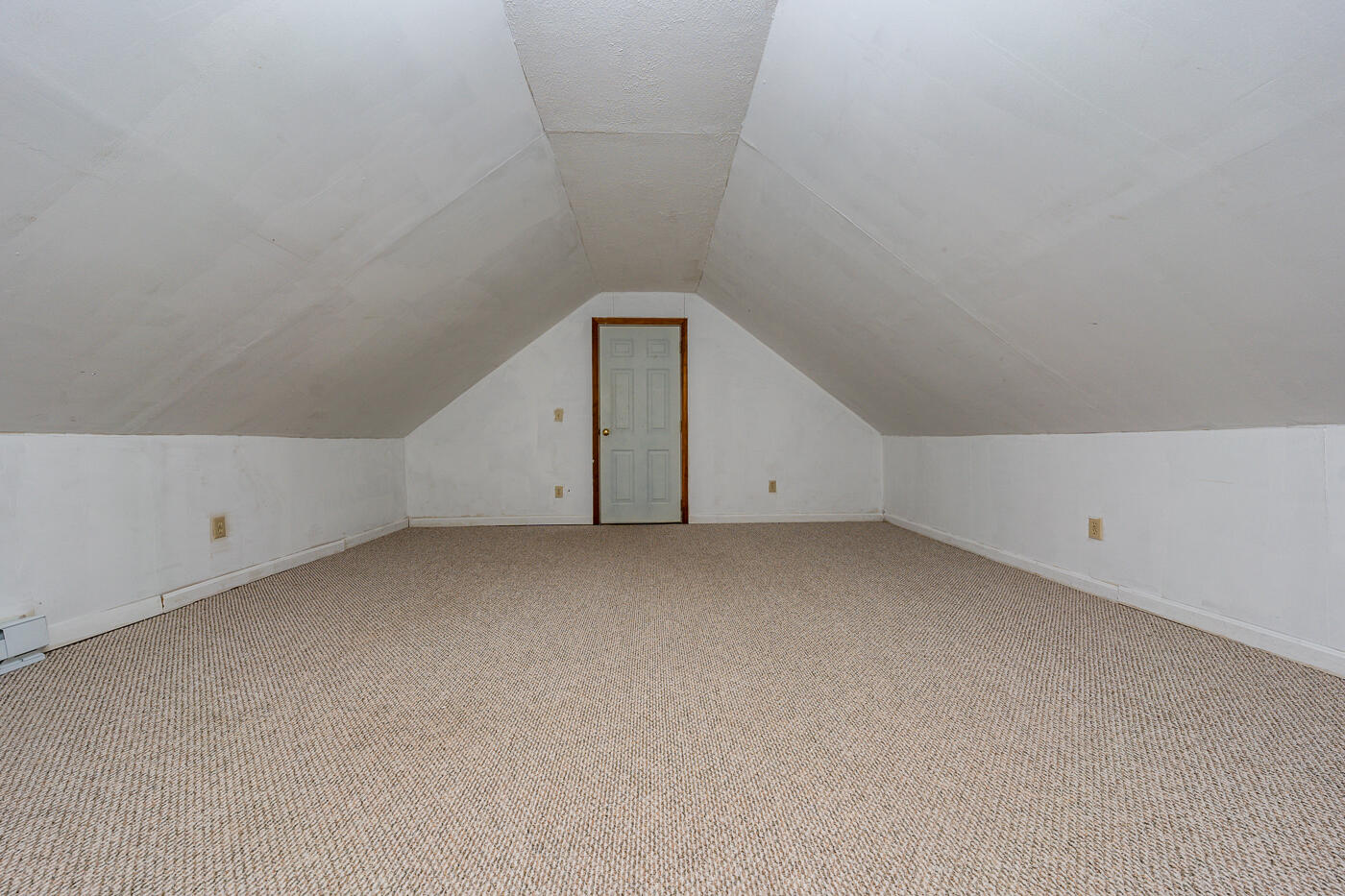 63 Triangle Circle Sandwich, MA 02563 - Photo 19 of 30 1stupstairsroom1