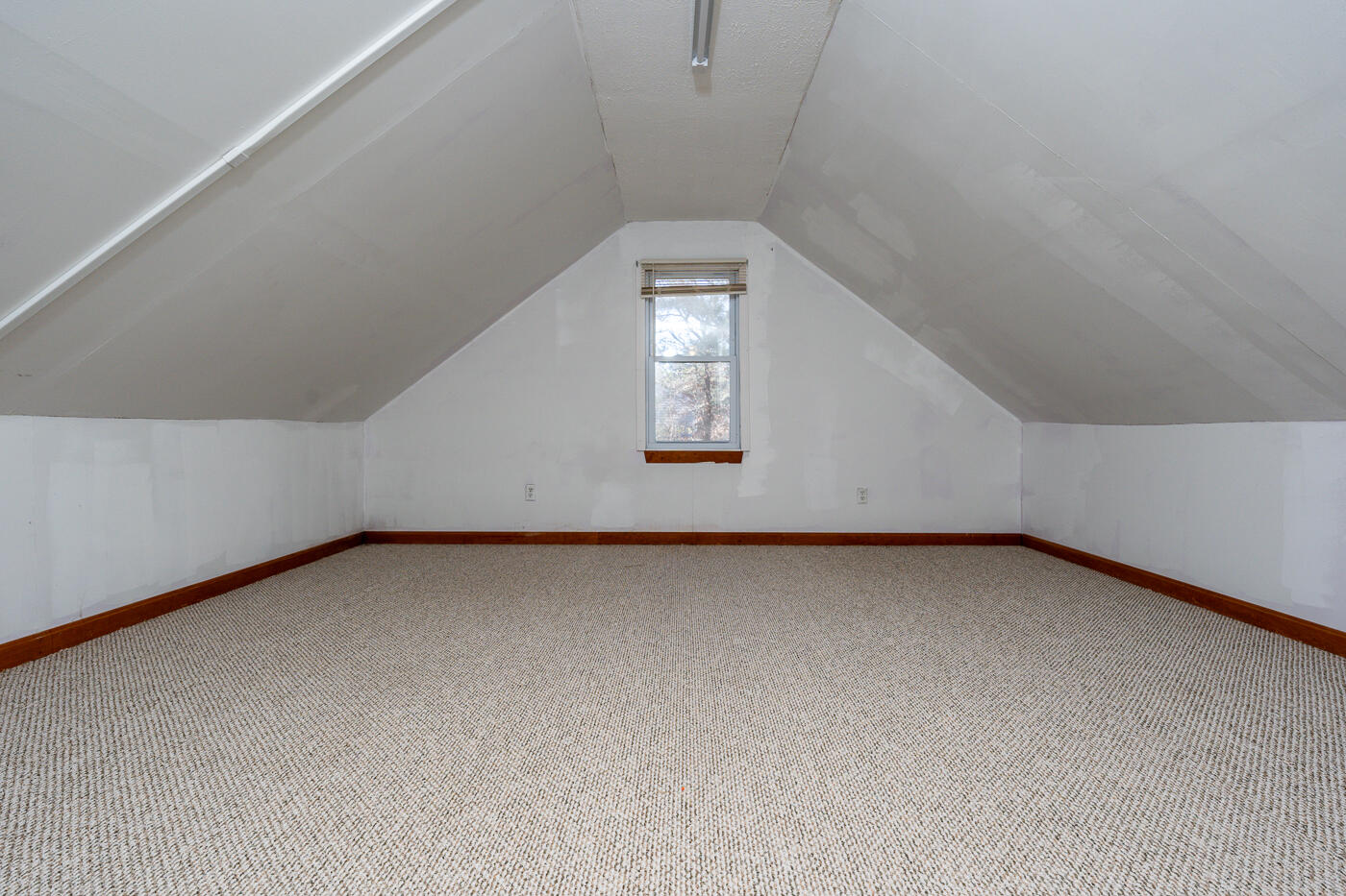 63 Triangle Circle Sandwich, MA 02563 - Photo 21 of 30 2ndupstairsroom1