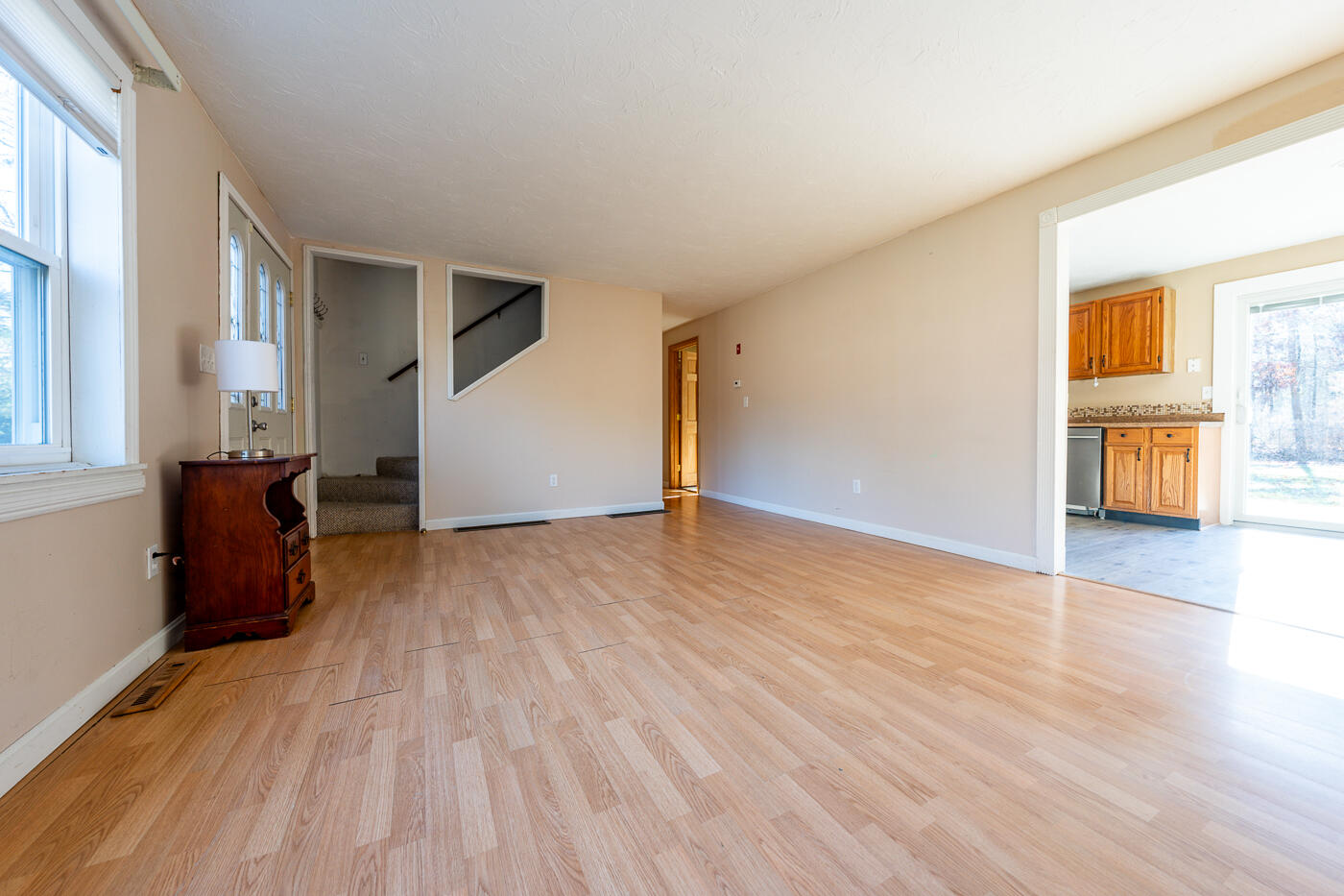 63 Triangle Circle Sandwich, MA 02563 - Photo 7 of 30 livroom4