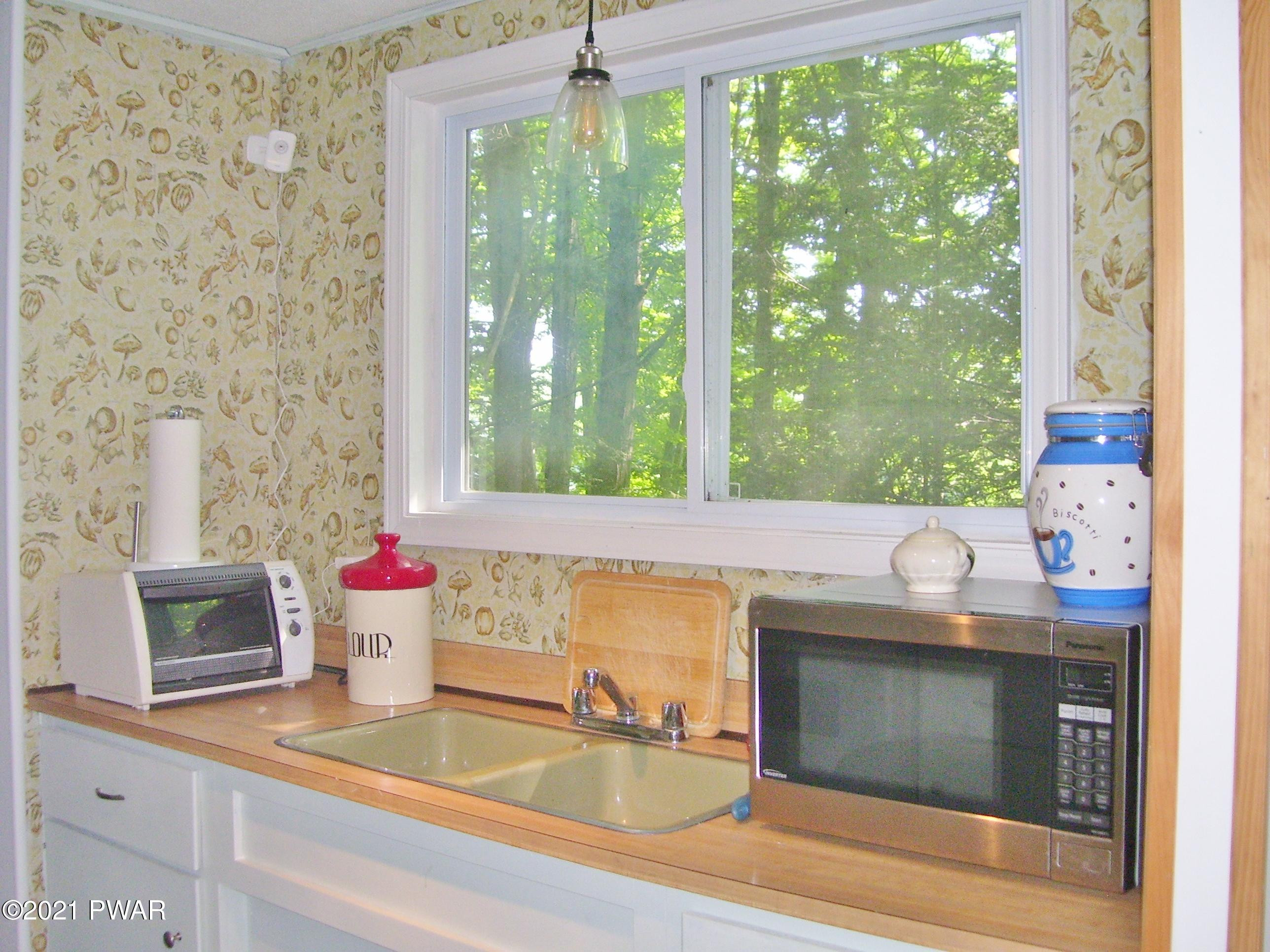 18 Sheridan Road Hawley, PA 18428 - Photo 17 of 33 kitchen