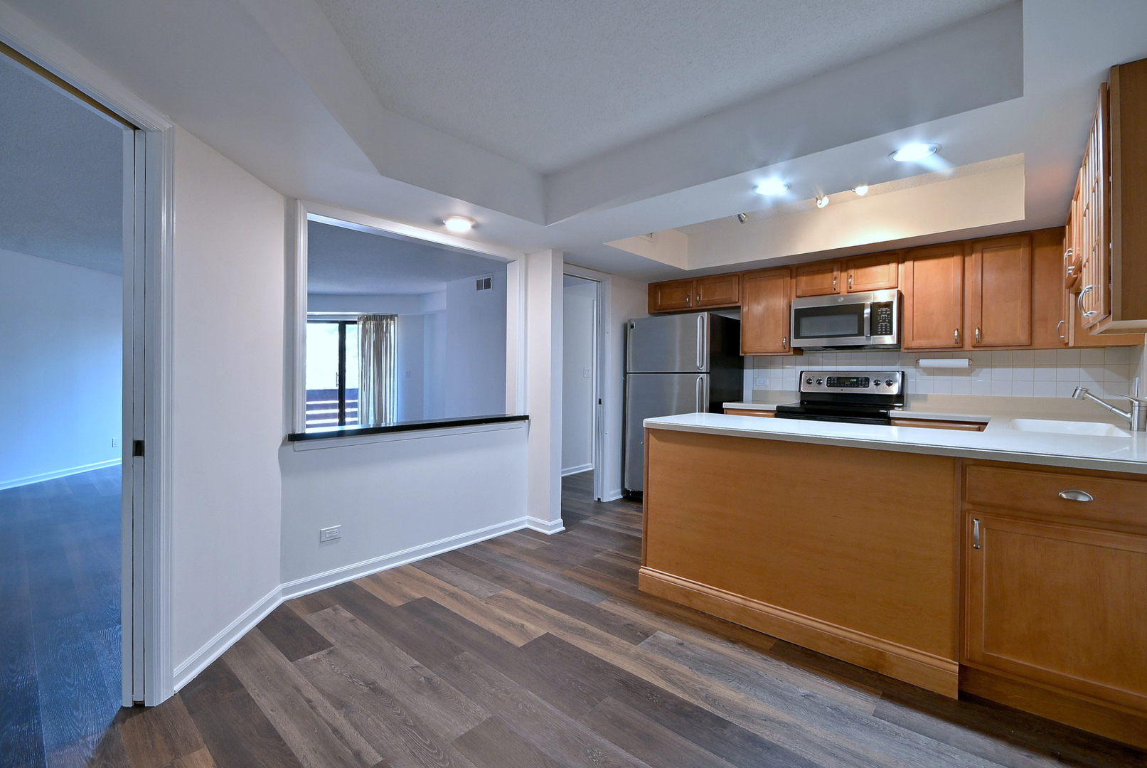 706 Waukegan Road, Unit C203 Glenview, IL 60025 - Photo 6 of 24