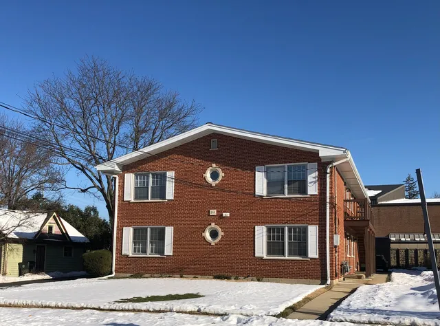 $1,750 | 211 North Bothwell Street, Unit 1A, Palatine, IL 60067
