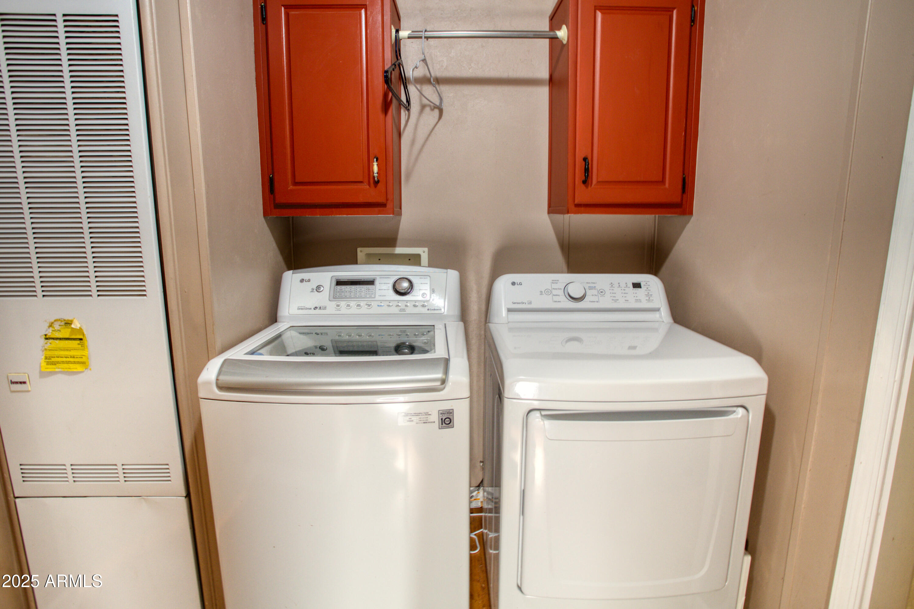 125 County Rd N3077 Show Low, AZ 85901 - Photo 26 of 71 a utility room with dryer and washer