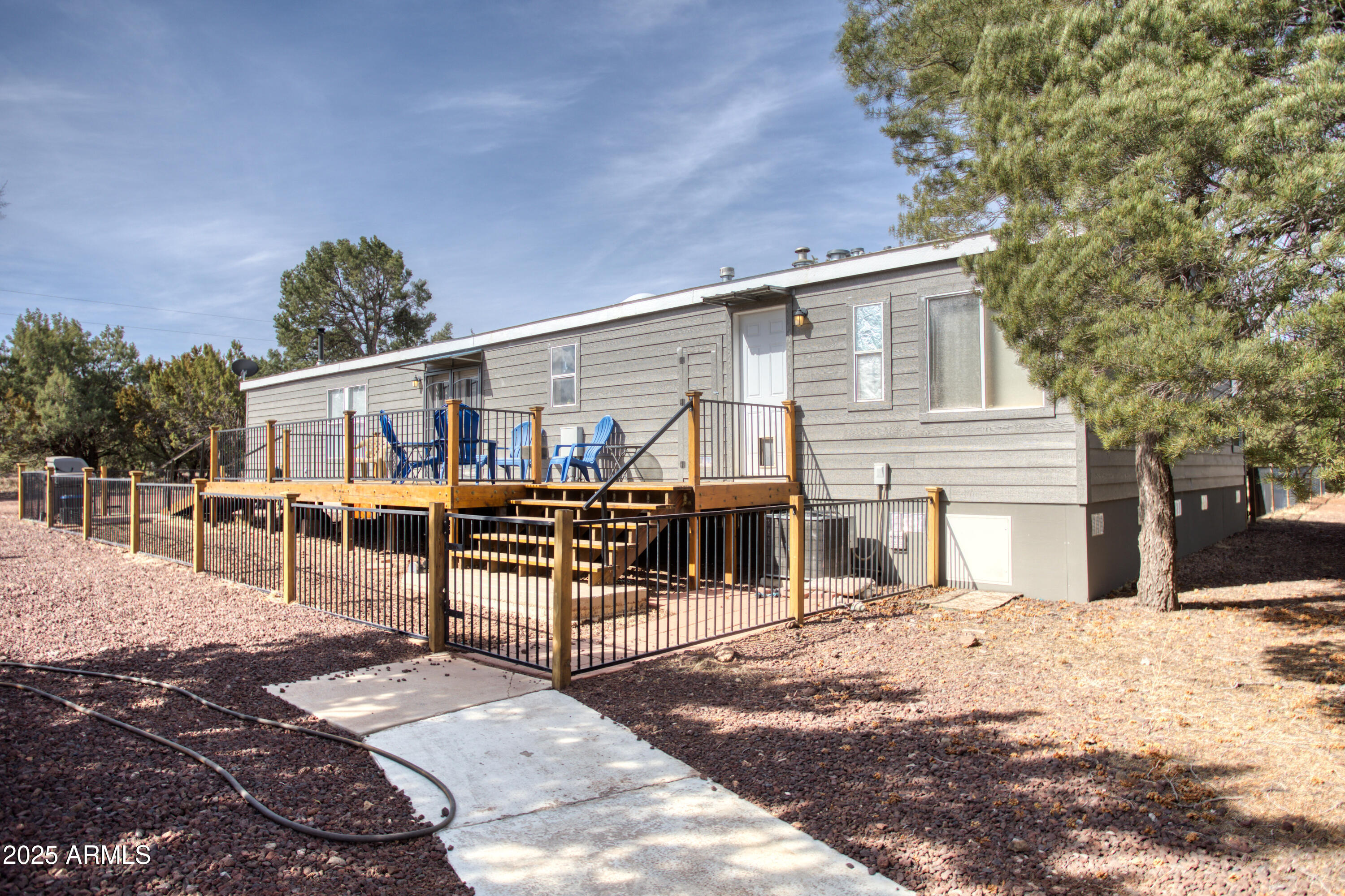 125 County Rd N3077 Show Low, AZ 85901 - Photo 2 of 71 Front Deck
