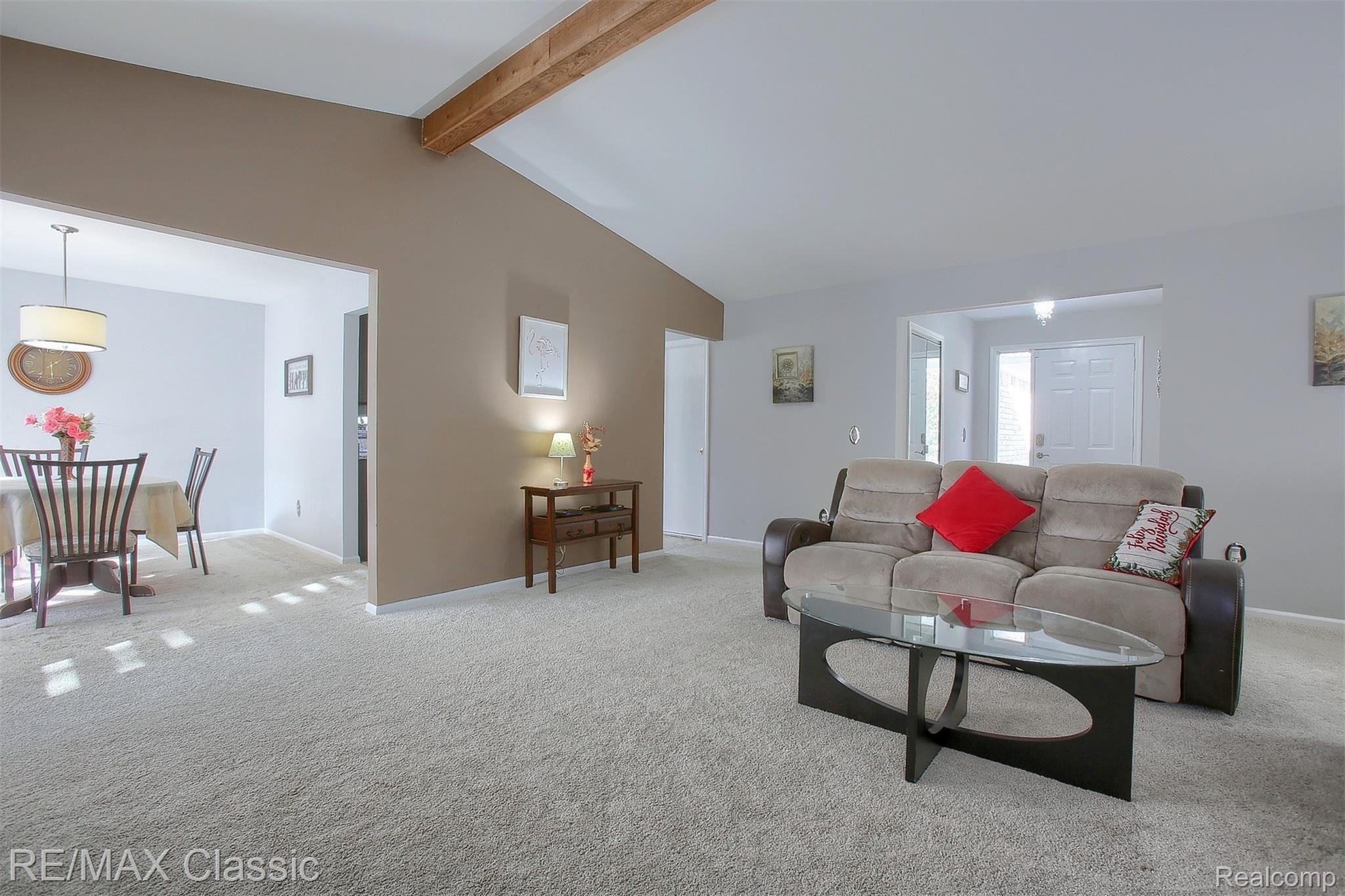 500 Kentucky Drive Rochester, MI 48307 - Photo 4 of 30 4-Great-Room-2nd-View.jpg