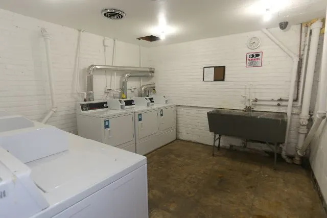 $1,495 | 1040 West Hollywood Avenue, Unit 202, Chicago, IL 60660