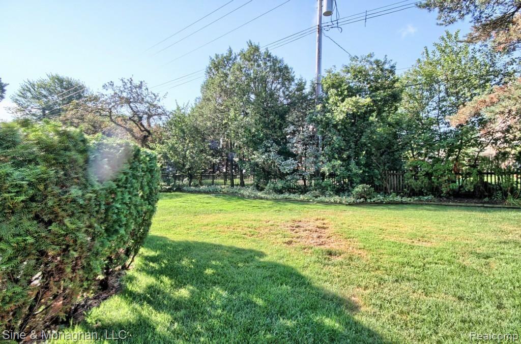45 Hampton Road Grosse Pointe, MI 48236 - Photo 35 of 36 Backyard.jpg
