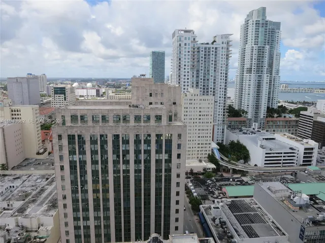 $2,250 | 151 Southeast 1st Street, Unit 2504, Miami, FL 33131