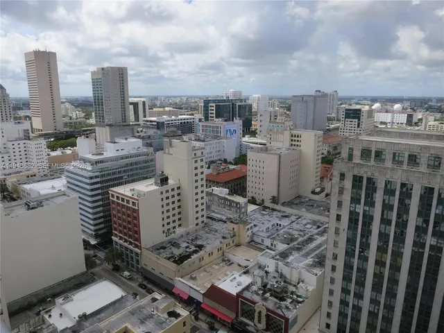 $2,250 | 151 Southeast 1st Street, Unit 2504, Miami, FL 33131