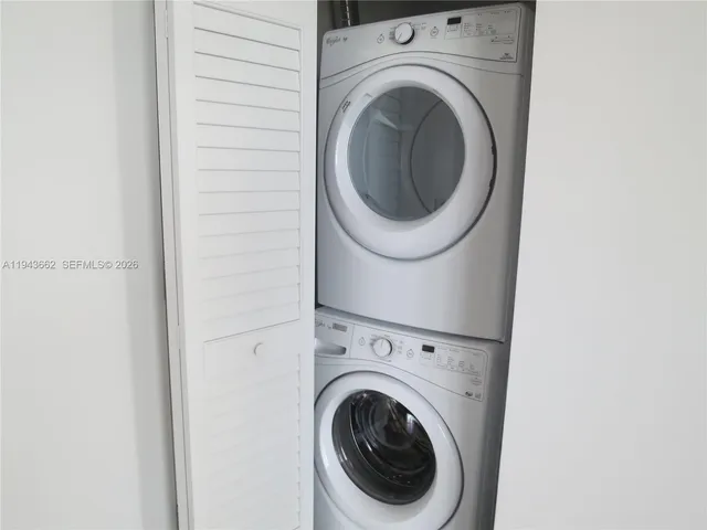 $2,250 | 151 Southeast 1st Street, Unit 2504, Miami, FL 33131