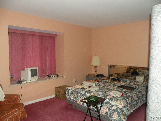 252 Pheasant Run Bushkill, PA 18324 - Photo 7 of 19 Master Bedroom