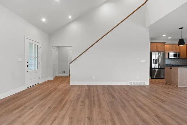 $549,900 | 1405 Crossroads Drive, De Pere, WI 54115