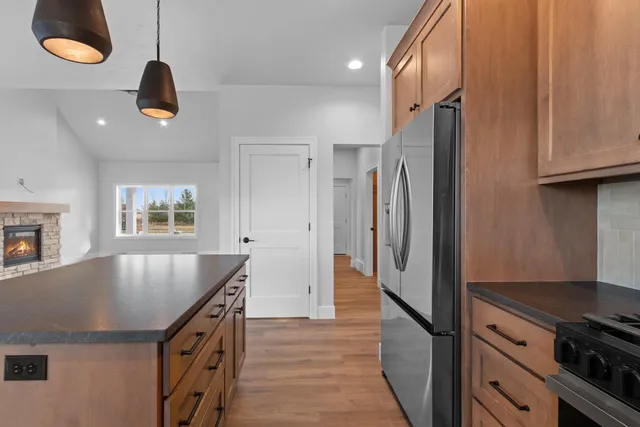 $549,900 | 1405 Crossroads Drive, De Pere, WI 54115