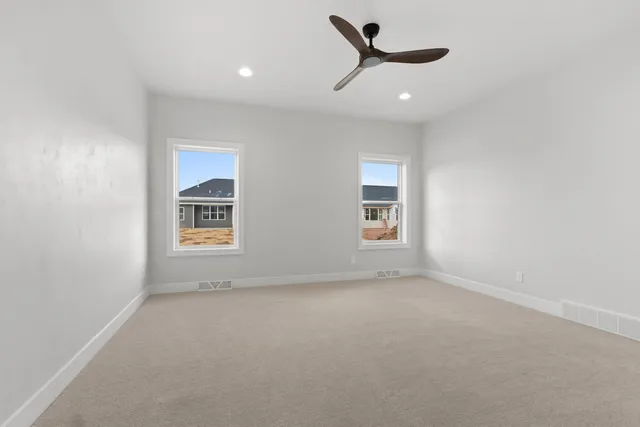 $549,900 | 1405 Crossroads Drive, De Pere, WI 54115