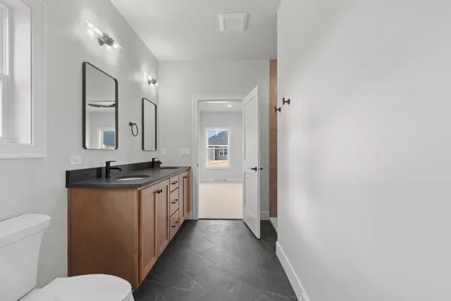 $549,900 | 1405 Crossroads Drive, De Pere, WI 54115