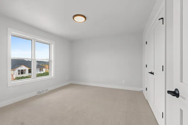 $539,900 | 1405 Crossroads Drive, De Pere, WI 54115