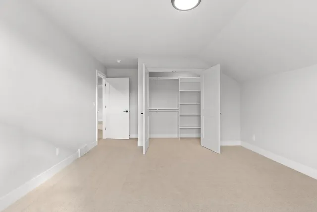 $549,900 | 1405 Crossroads Drive, De Pere, WI 54115