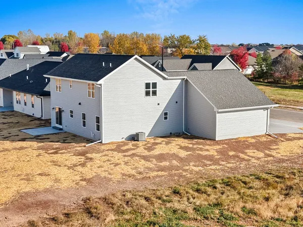 $539,900 | 1405 Crossroads Drive, De Pere, WI 54115