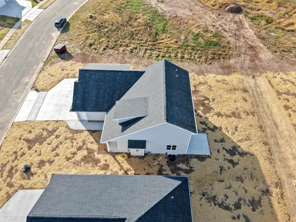 $539,900 | 1405 Crossroads Drive, De Pere, WI 54115