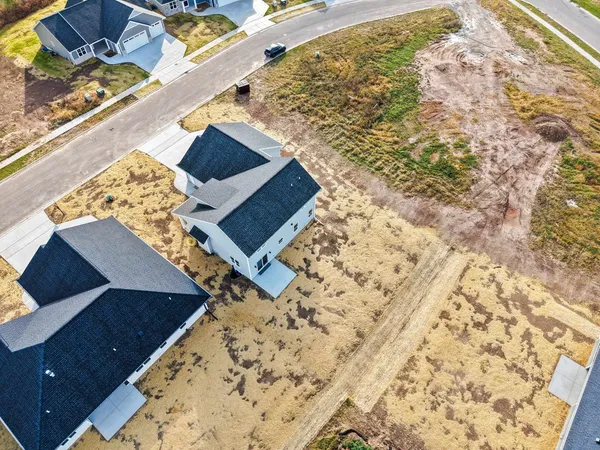 $539,900 | 1405 Crossroads Drive, De Pere, WI 54115