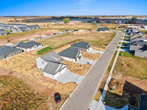 $539,900 | 1405 Crossroads Drive, De Pere, WI 54115