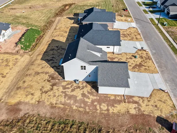 $539,900 | 1405 Crossroads Drive, De Pere, WI 54115