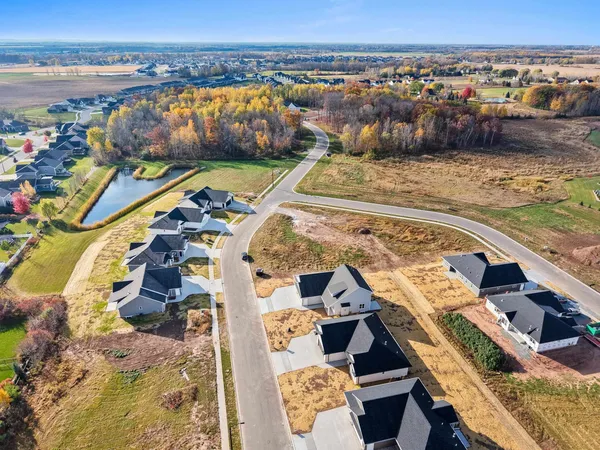 $539,900 | 1405 Crossroads Drive, De Pere, WI 54115