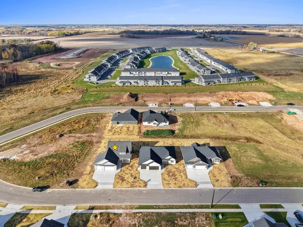 $539,900 | 1405 Crossroads Drive, De Pere, WI 54115