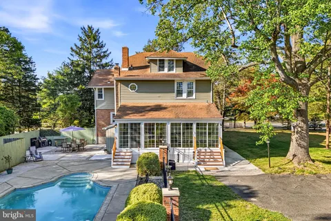 $699,000 | 267 West White Horse Pike, Berlin, NJ 08009