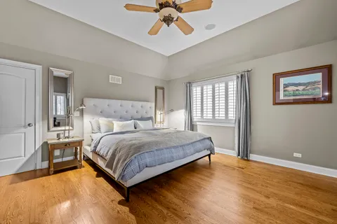 $1,695,000 | 33 Washington Circle, Lake Forest, IL 60045