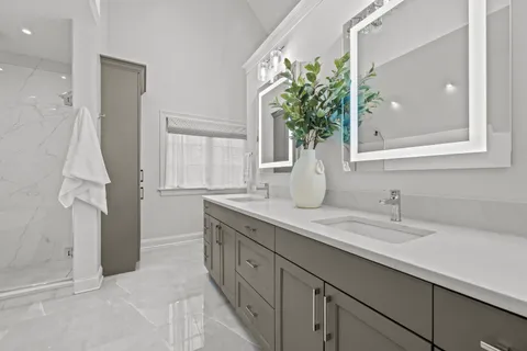 $1,695,000 | 33 Washington Circle, Lake Forest, IL 60045