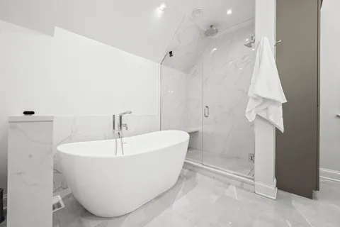 $1,695,000 | 33 Washington Circle, Lake Forest, IL 60045