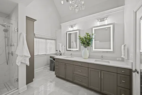 $1,695,000 | 33 Washington Circle, Lake Forest, IL 60045