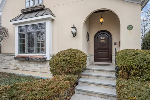 $1,695,000 | 33 Washington Circle, Lake Forest, IL 60045