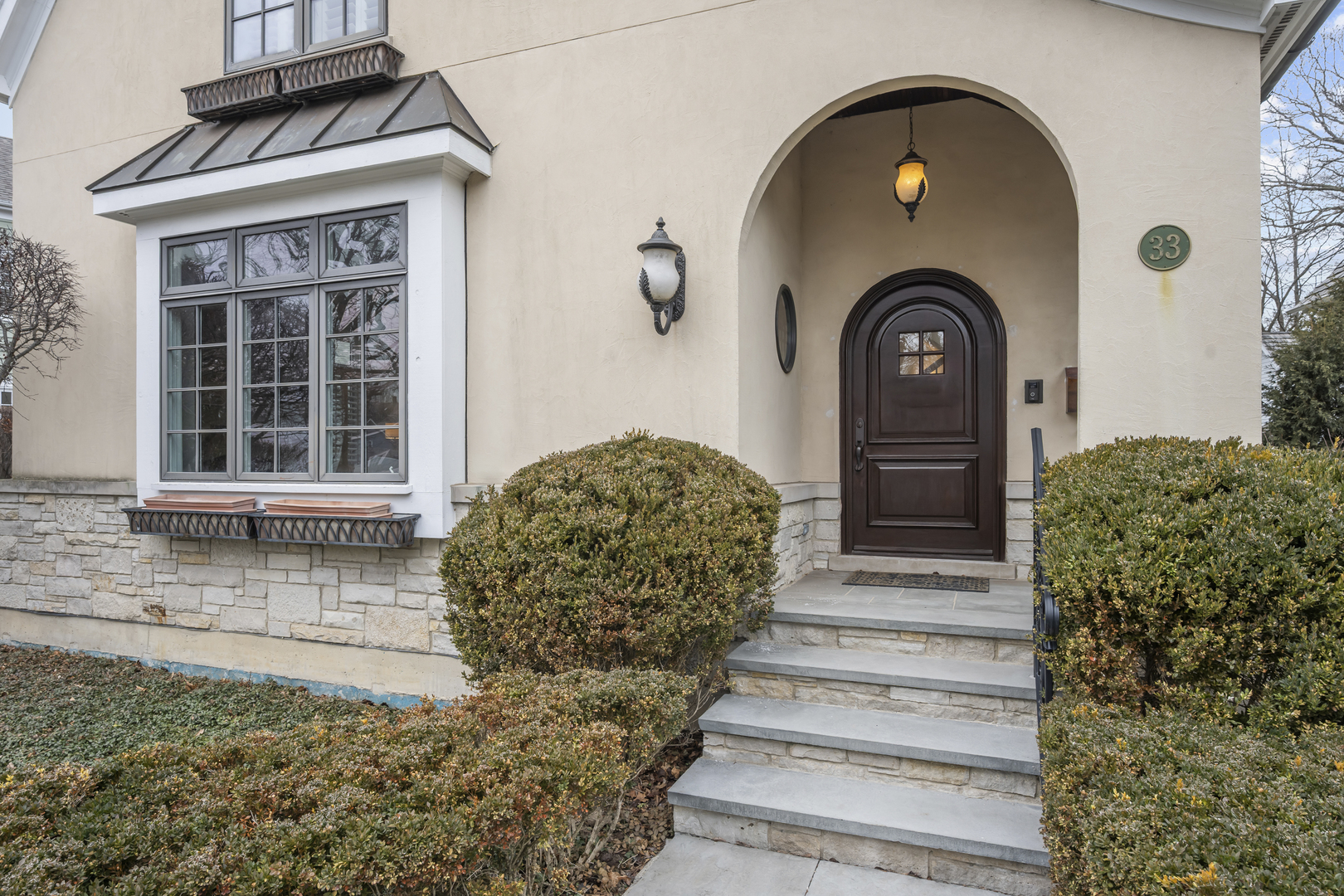 33 Washington Circle Lake Forest, IL 60045 - Photo 2 of 37