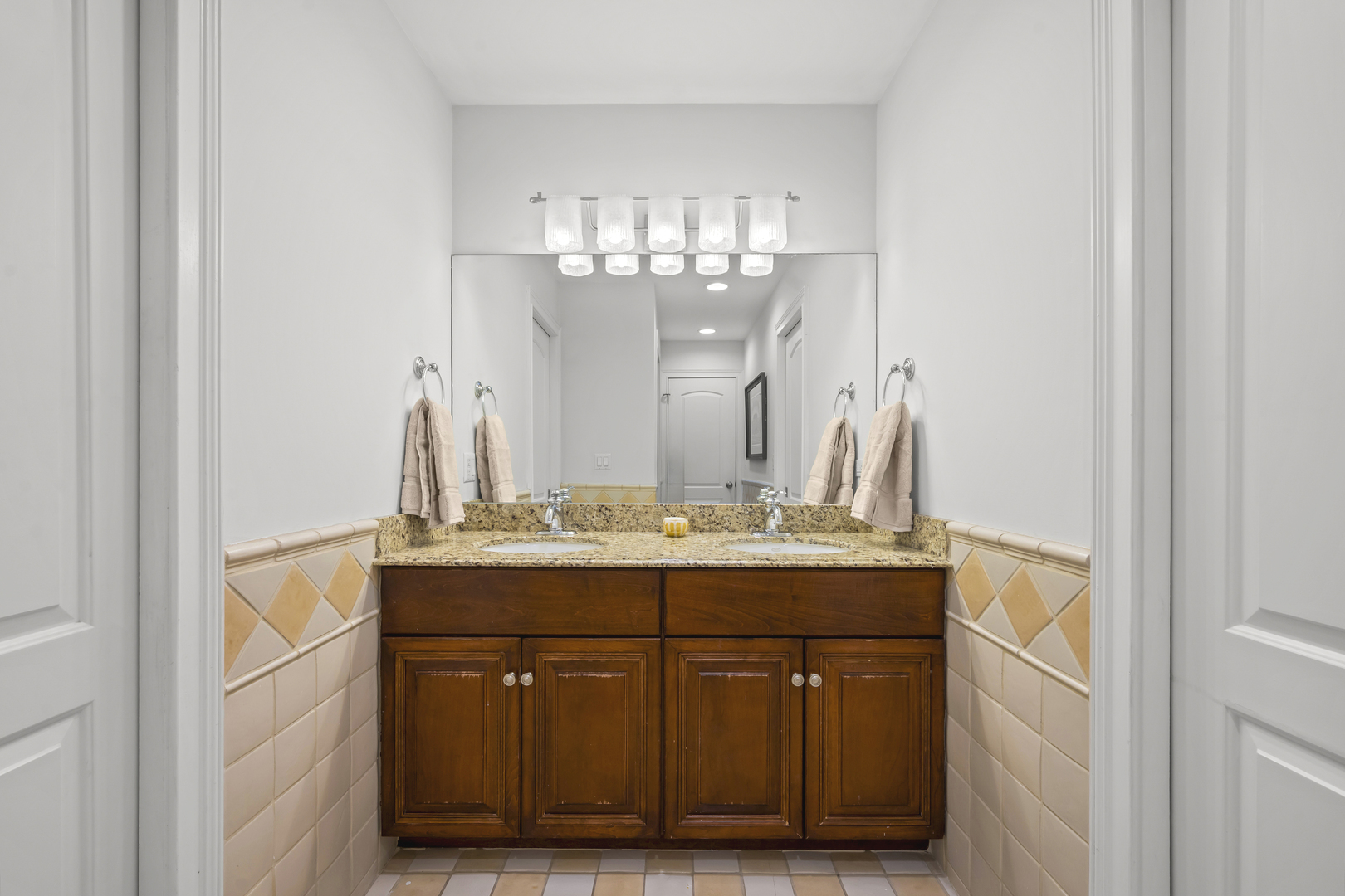 33 Washington Circle Lake Forest, IL 60045 - Photo 22 of 37