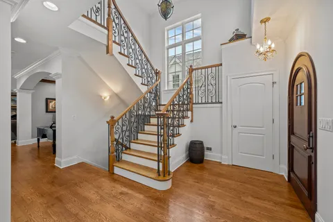 $1,695,000 | 33 Washington Circle, Lake Forest, IL 60045