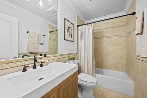 $1,695,000 | 33 Washington Circle, Lake Forest, IL 60045