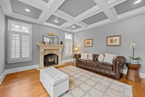 $1,695,000 | 33 Washington Circle, Lake Forest, IL 60045