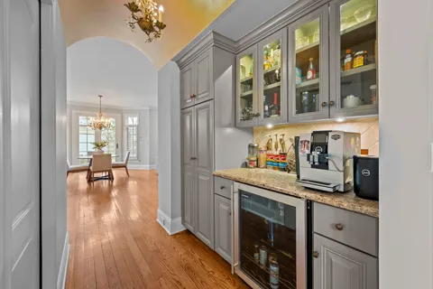 $1,695,000 | 33 Washington Circle, Lake Forest, IL 60045