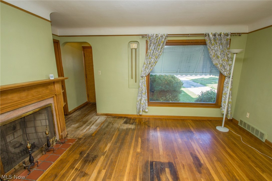17702 Libby Road Maple Heights, OH 44137 - Photo 4 of 33