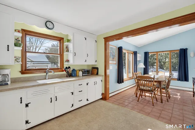 $299,990 | 27 Robinwood Road, Waterbury, CT 06708